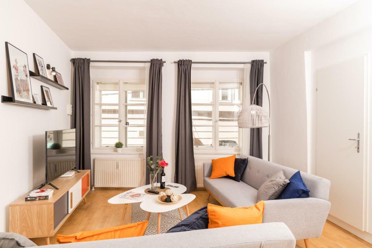Apartment Zum Grazer Uhrturm By Ichbucheat *